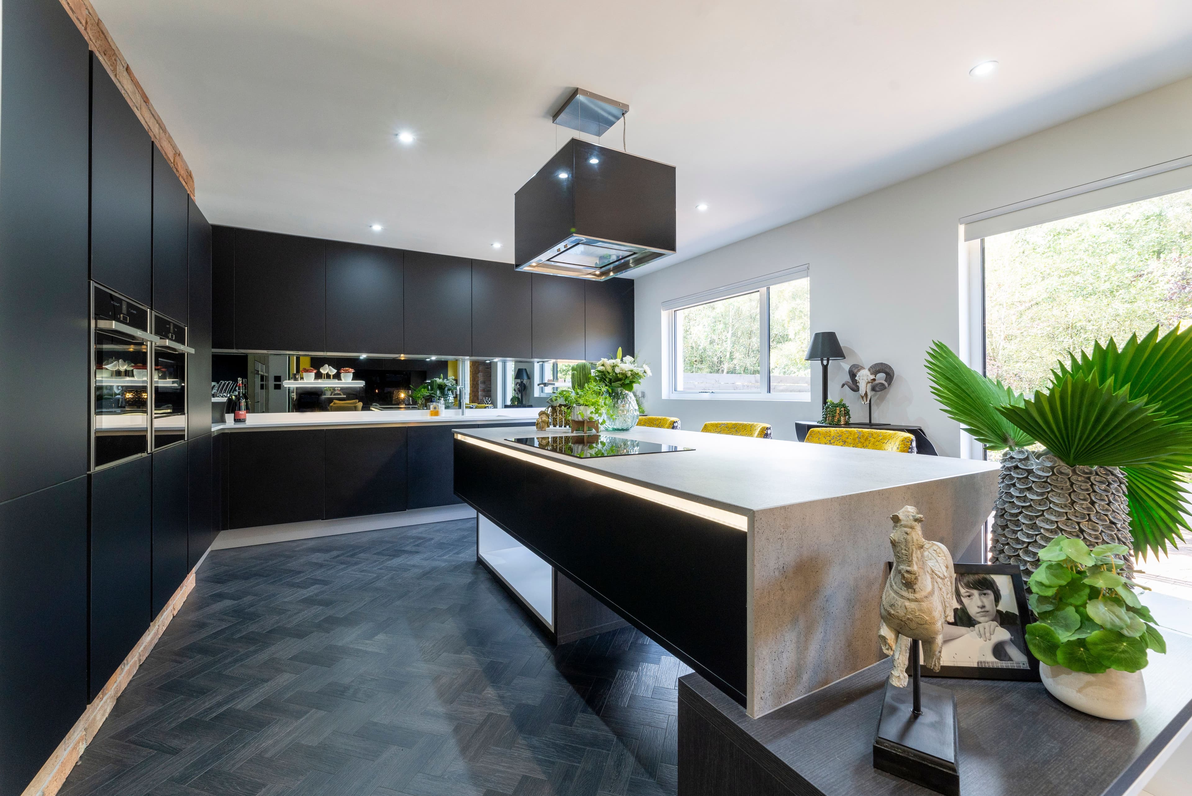 Riverside Drive featured