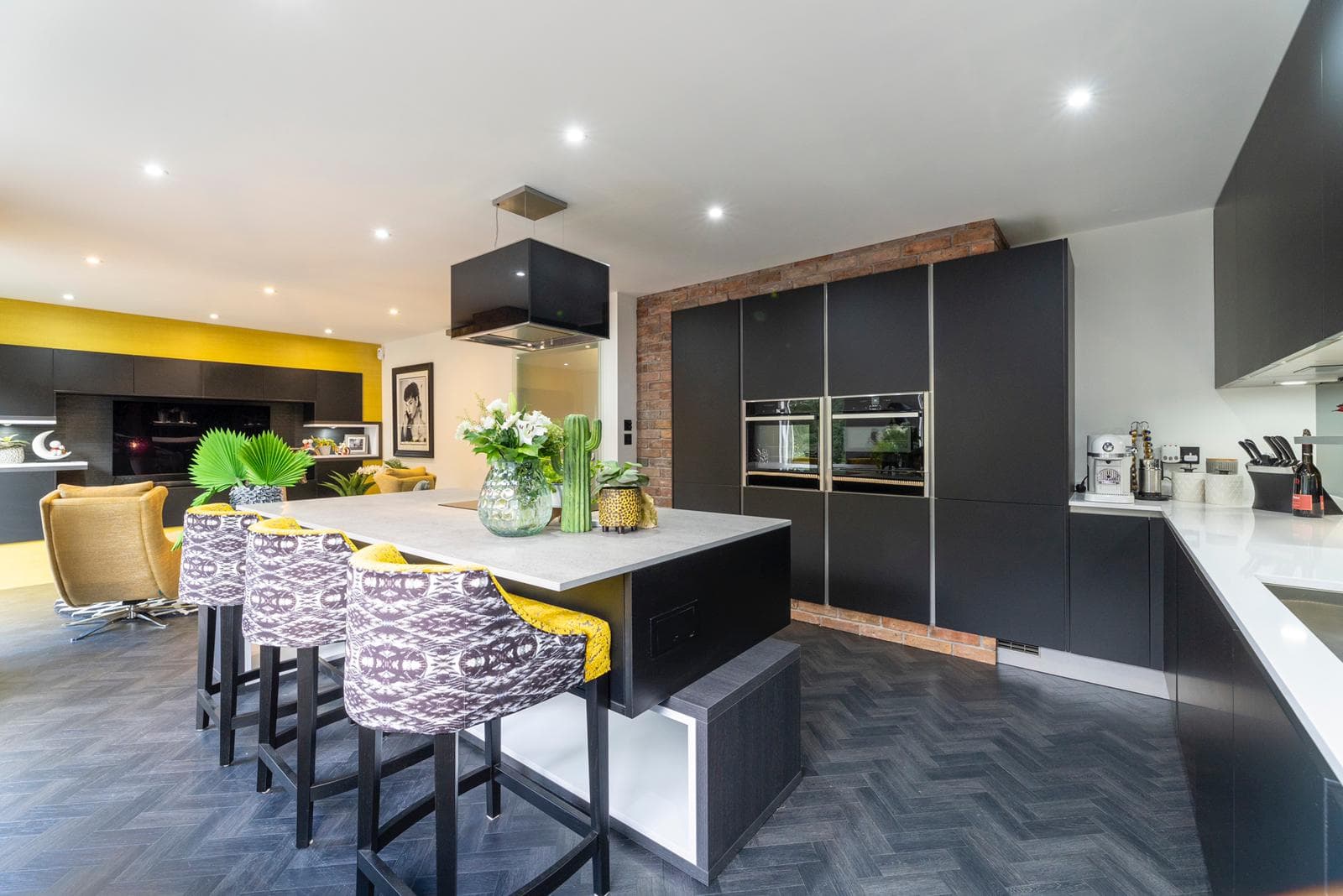 Riverside Drive image 1